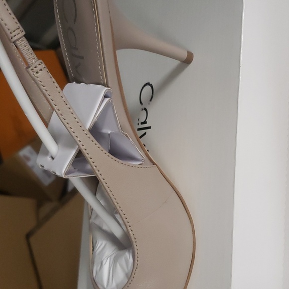 Calvin Klein women's pumps size 8.5 M. Taupe 240 - Picture 3 of 9